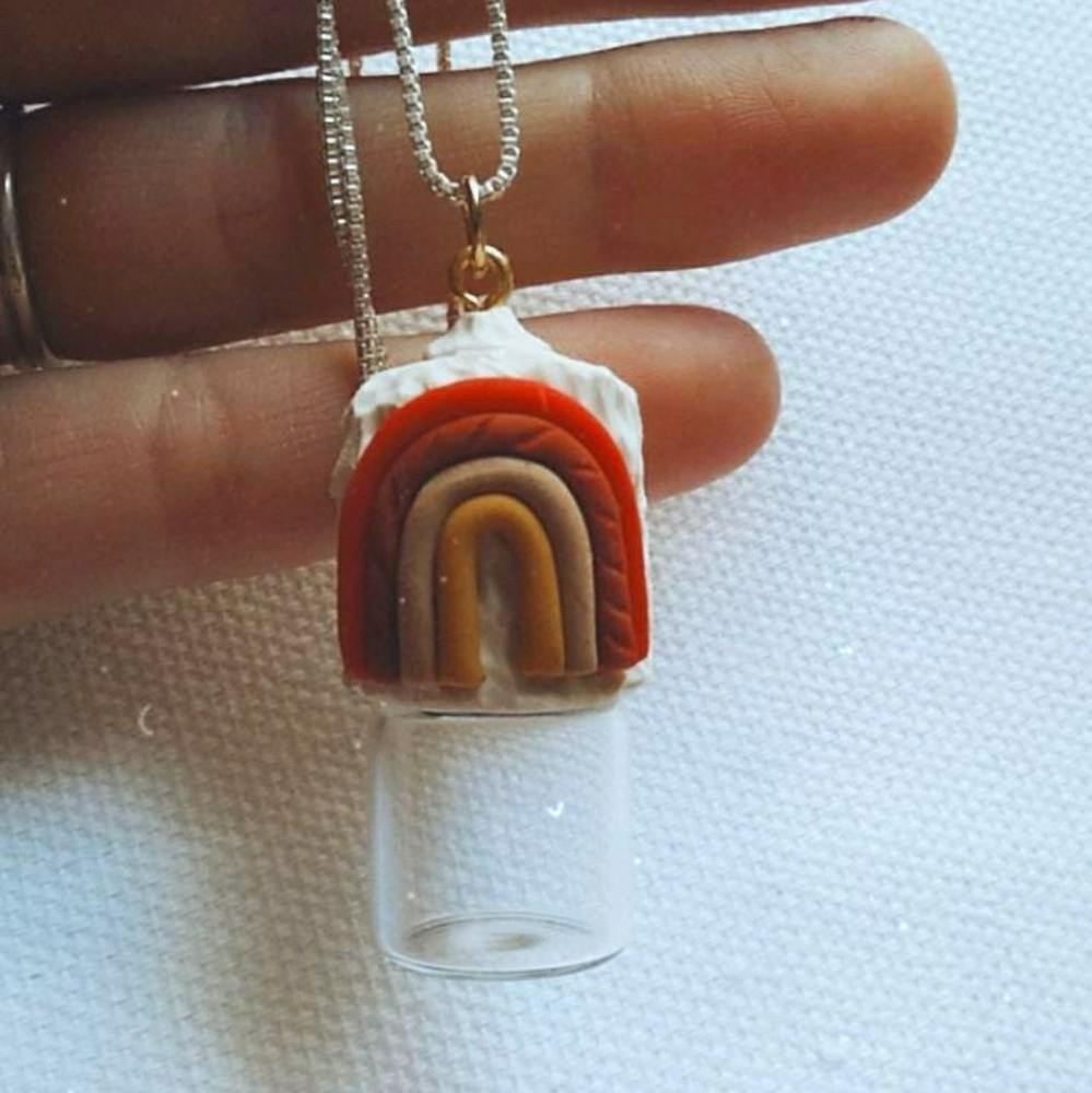 Esentail oil necklace